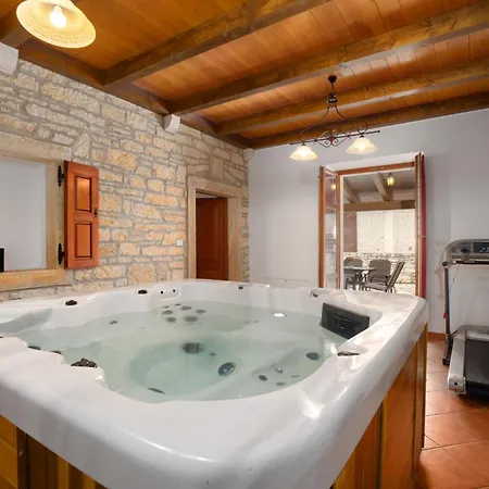 Villa Stauri Zminj
